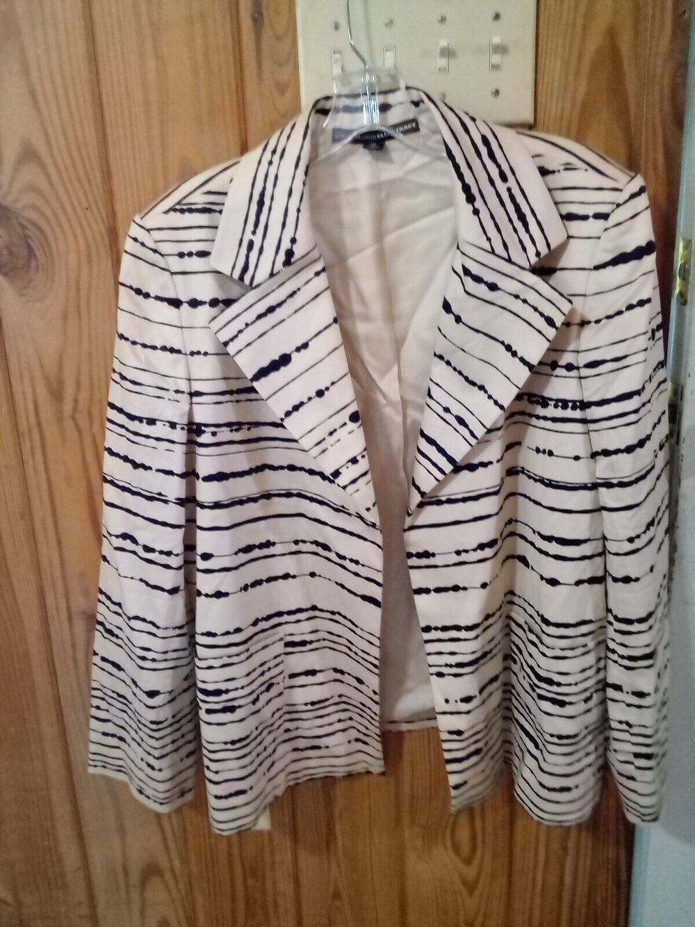 LINDA ALLARD ELLEN TRACY COTTON SPANDEX Ivory And Black POWER BLAZER